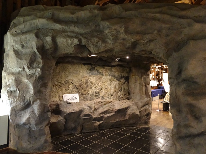 手宮洞窟のレプリカ展示